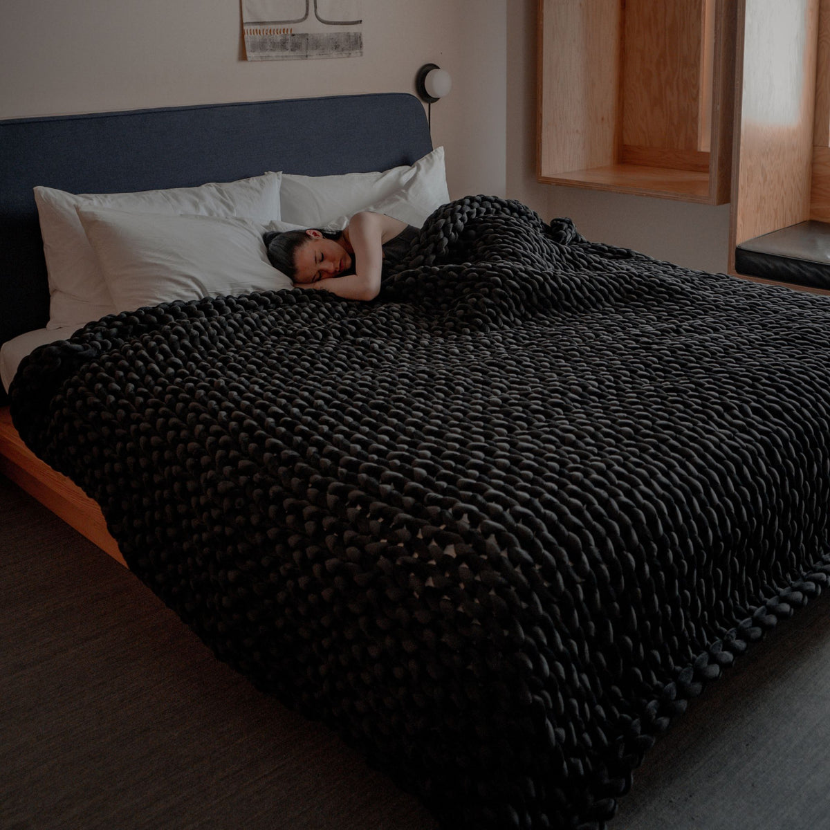 Hush Blankets | Black Mega Knit (Drake Blanket)