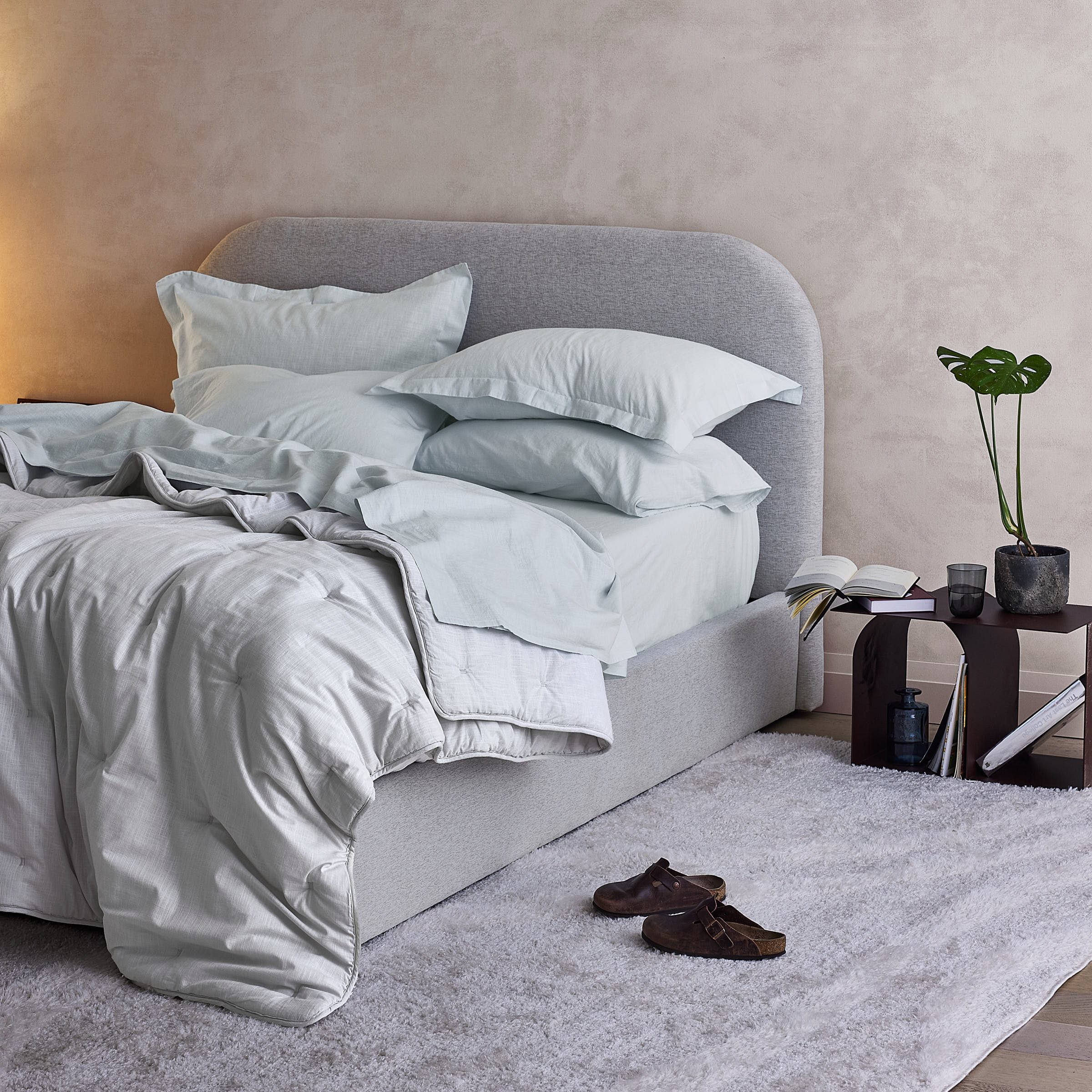 Cloud Relaxed Weave Comforter